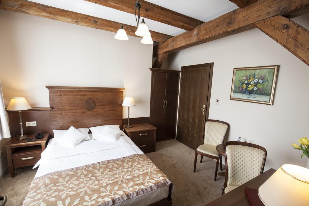 Hotel Lubicz อุสตกา ภายนอก รูปภาพ