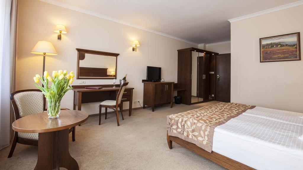 Hotel Lubicz อุสตกา ภายนอก รูปภาพ