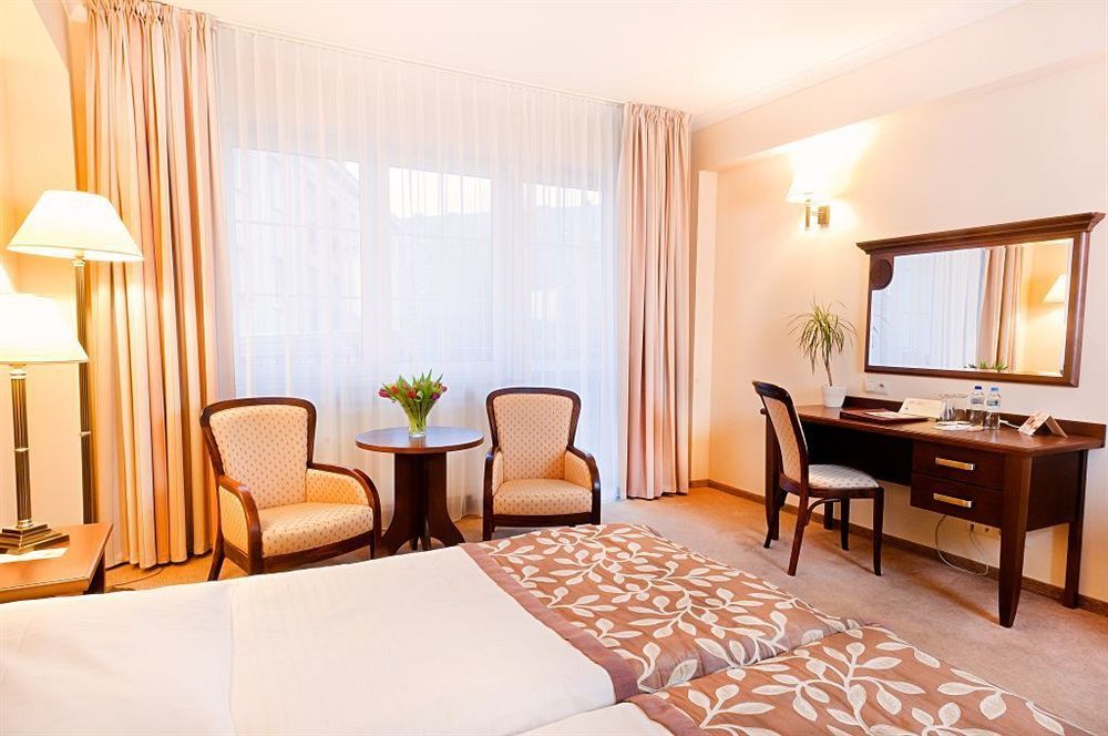 Hotel Lubicz อุสตกา ภายนอก รูปภาพ