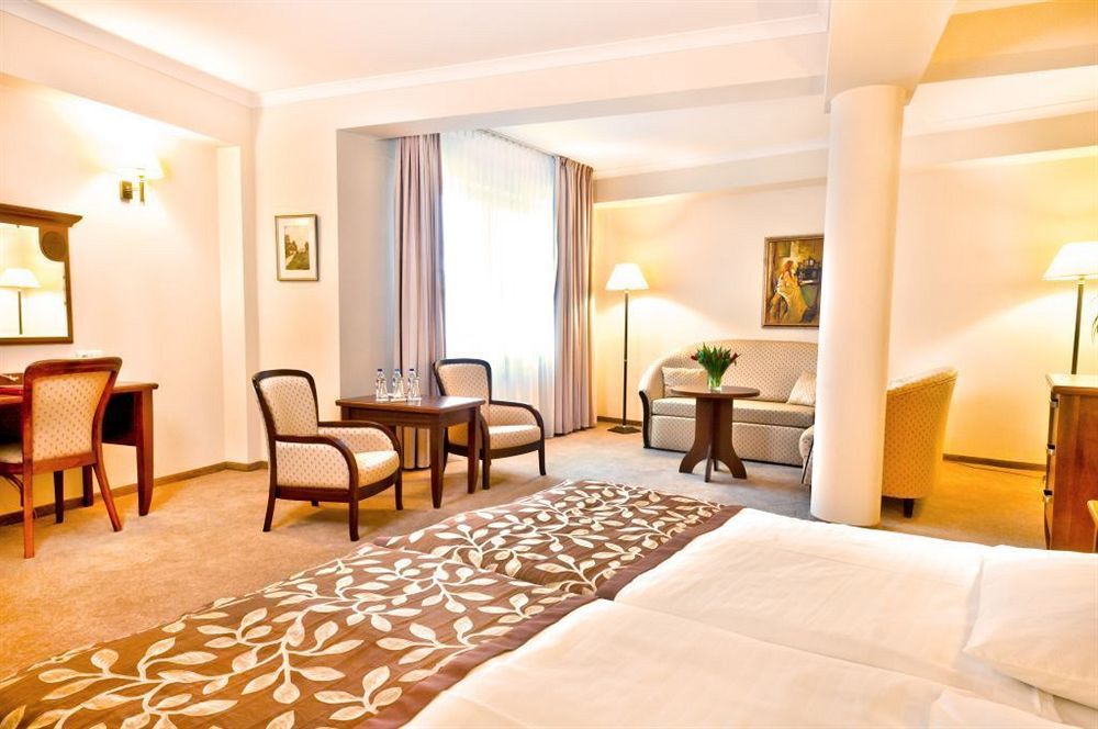Hotel Lubicz อุสตกา ภายนอก รูปภาพ