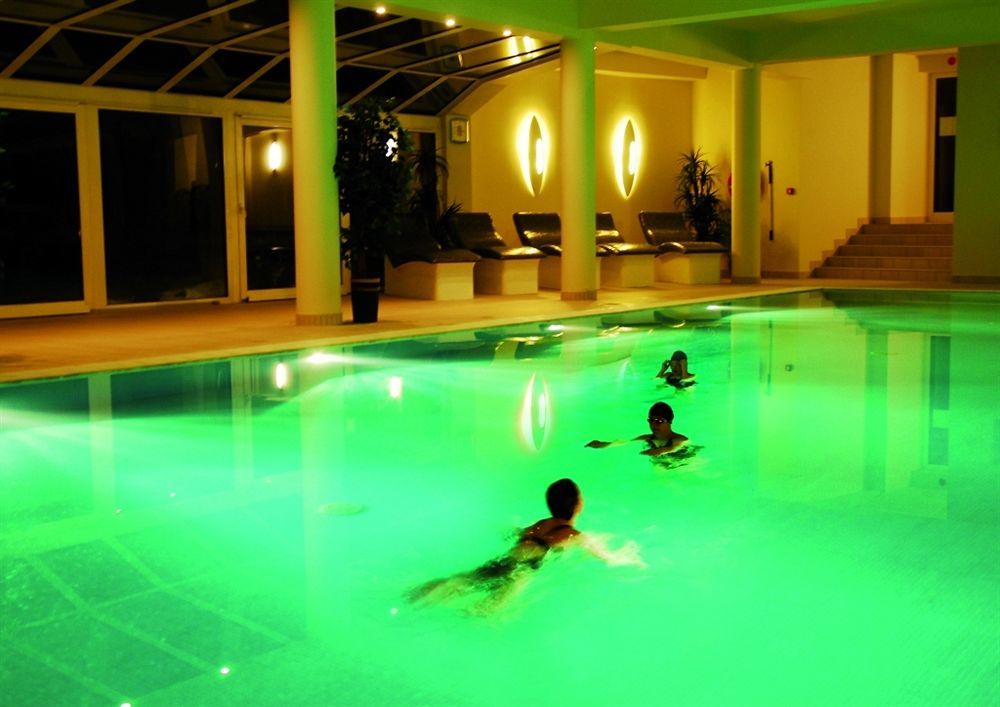 Hotel Lubicz อุสตกา ภายนอก รูปภาพ