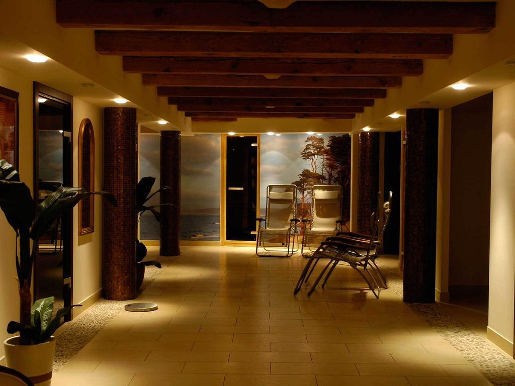 Hotel Lubicz อุสตกา ภายนอก รูปภาพ
